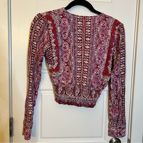 FREE PEOPLE RED WHITE PINK PAISLEY PATTERNED V NECK BLOUSE SIZE EXTRA SMALL - Picture 8 of 16